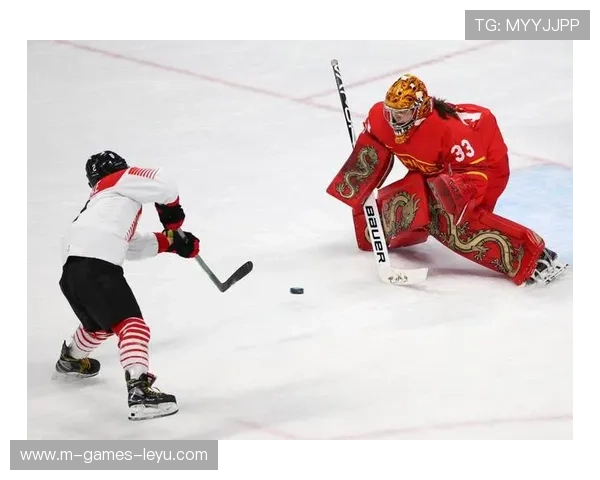 冰球门将扑救堪比超英，赛后获封神